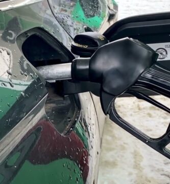 como saber si esta lleno el tanque de gasolina