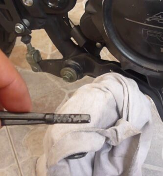 como saber si le falta aceite a la moto