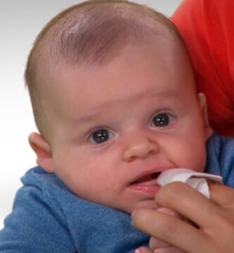 como saber si le salen los dientes a un bebe